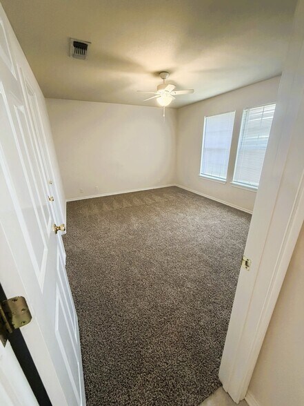 Primary Bedroom - 307 Sunset Blvd