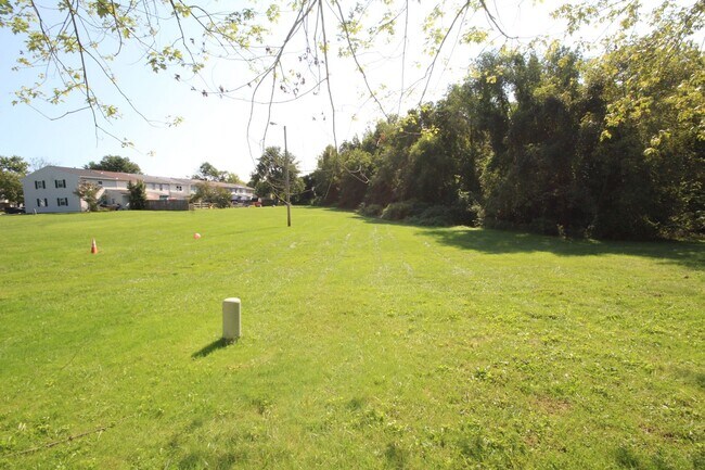 Building Photo - 1473 Charlestown Dr