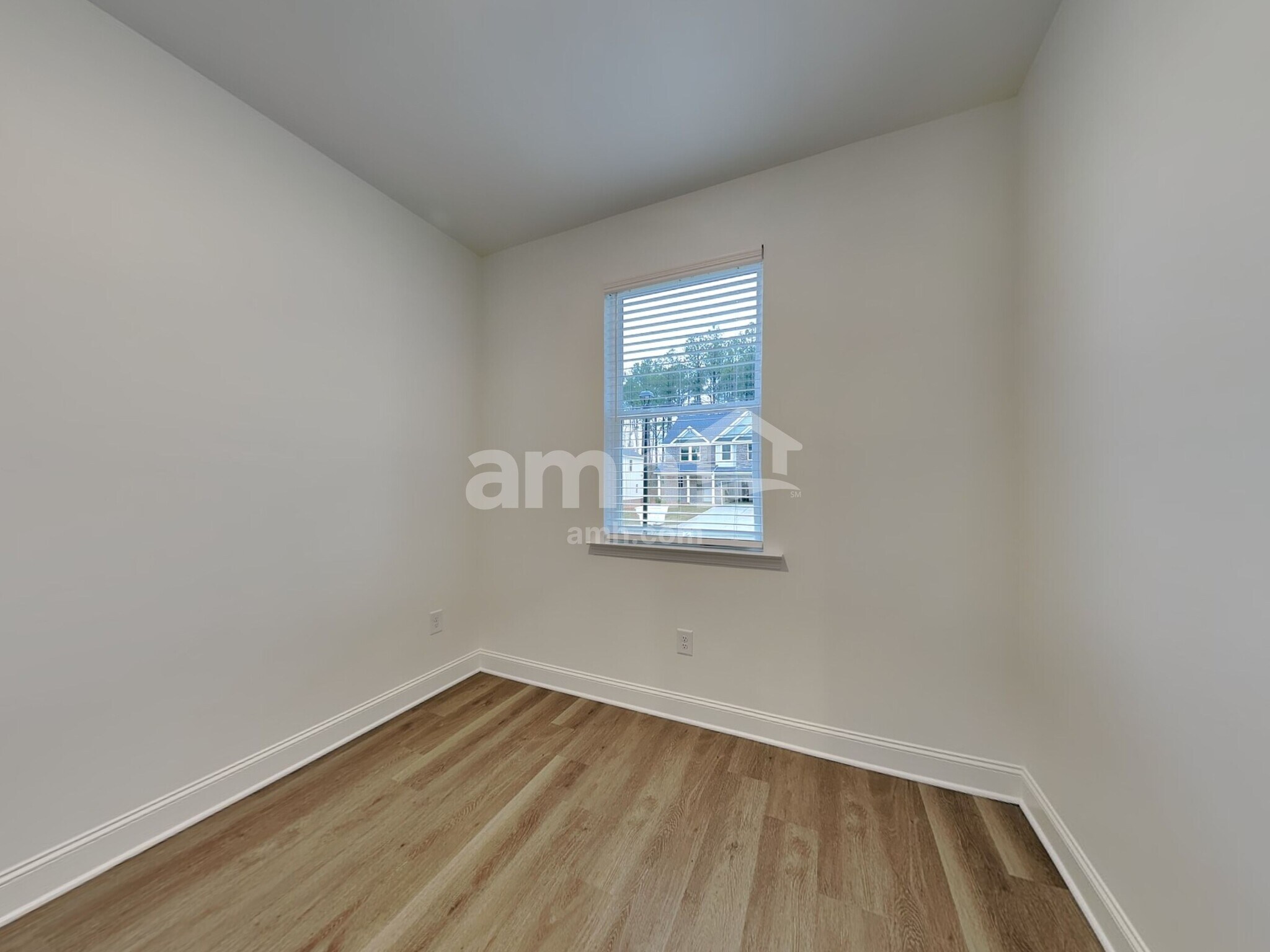 Building Photo - 950 Carnelian Ln