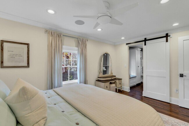 Building Photo - 105 Academy St