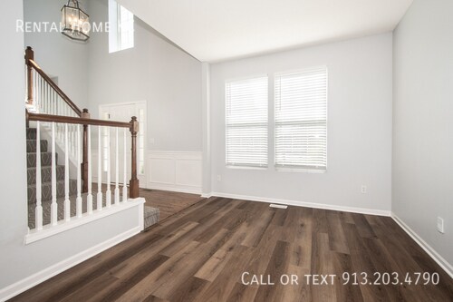 Building Photo - 1819 W Elm Terrace