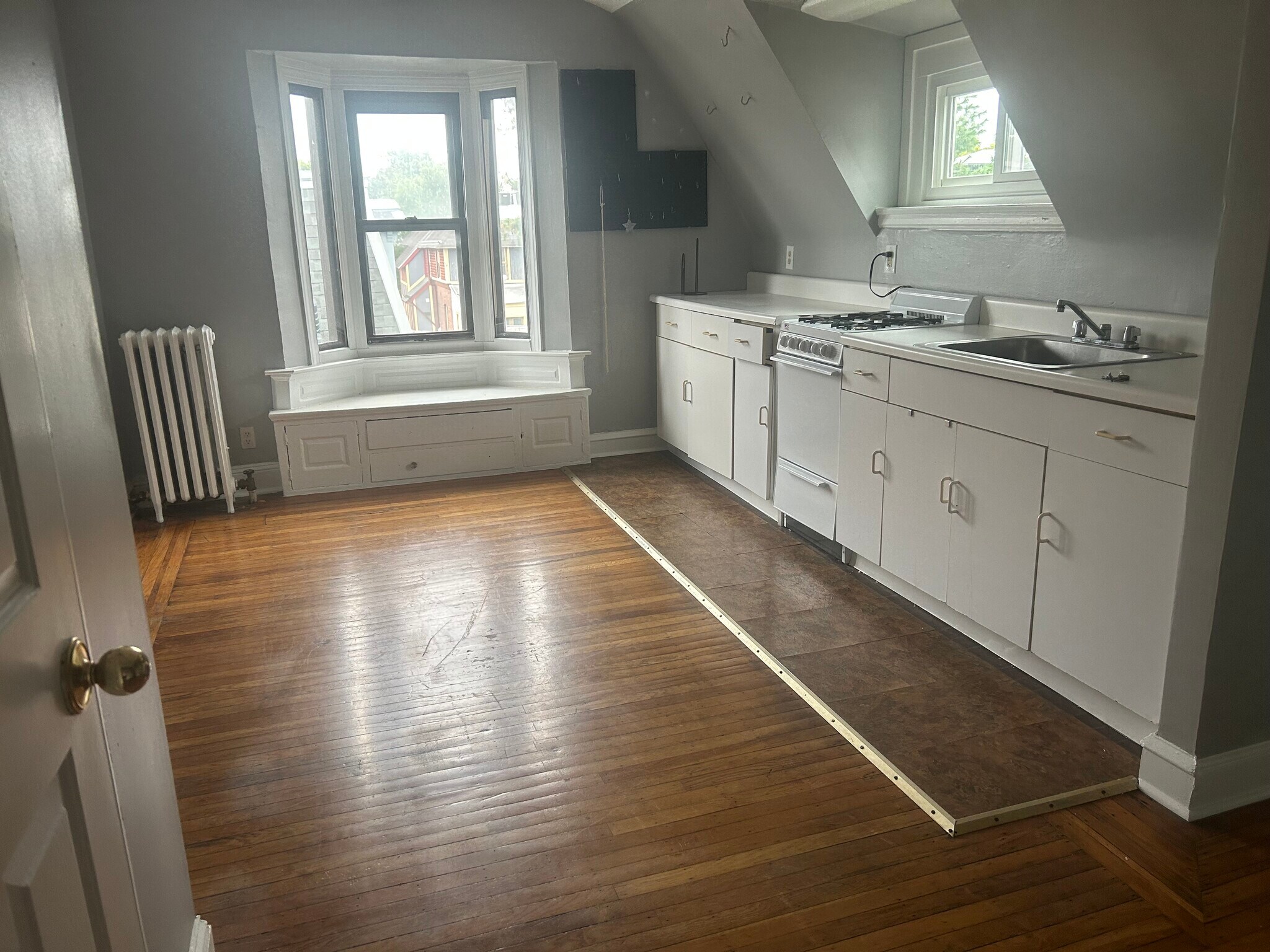 Building Photo - 3308 Hamilton St