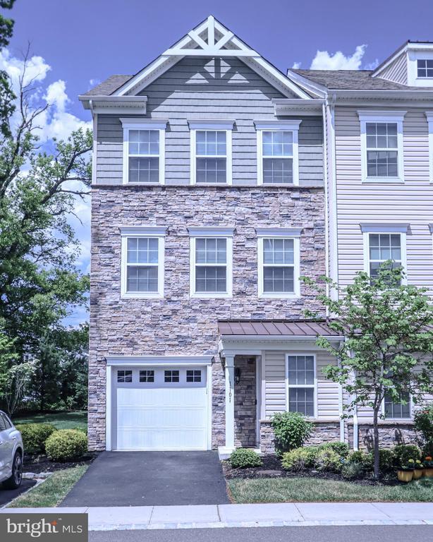 Building Photo - 1101 Hights Farm Rd N