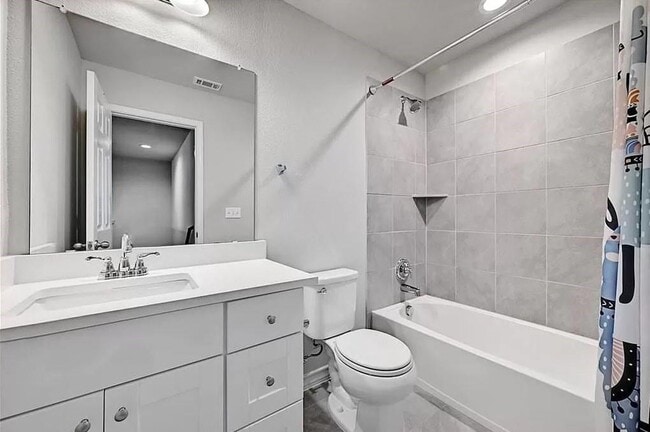 Building Photo - 5311 Golden Canary Ln