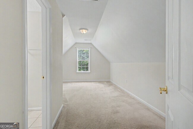 Building Photo - 255 Squire Ln