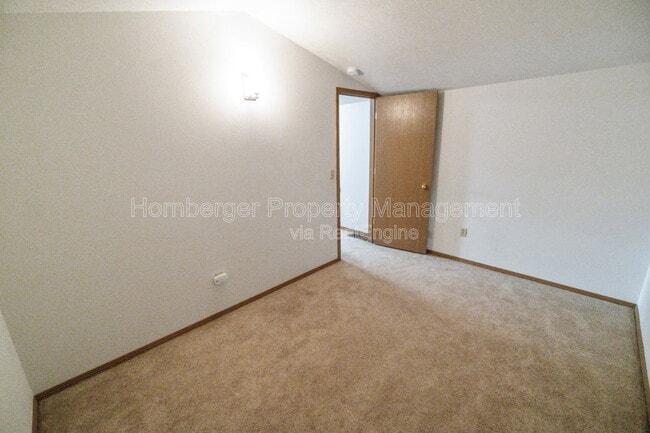 Building Photo - 1603 E 33rd Ave