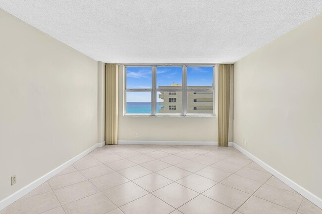 Building Photo - 1150 Hillsboro Mile