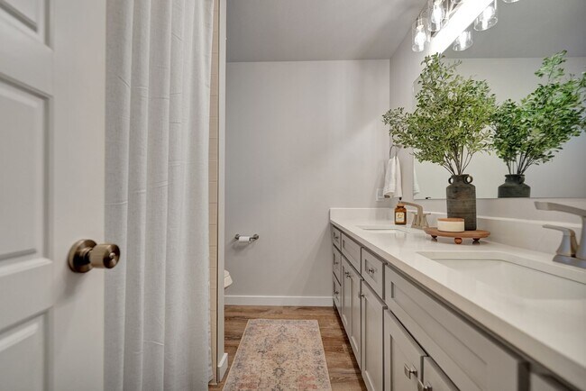 Building Photo - 715 Shell Ave