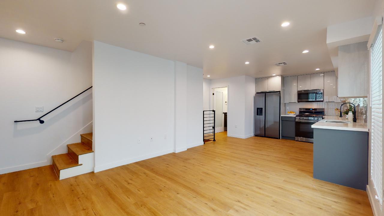 Building Photo - 1311 N Harvard Blvd