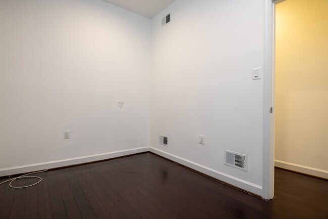 Building Photo - 1614 15th St NW