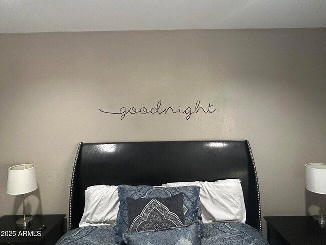 Building Photo - 6002 E Beck Ln