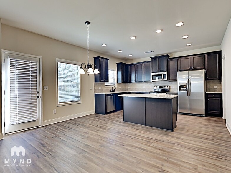 Building Photo - 9028 Holder Rd