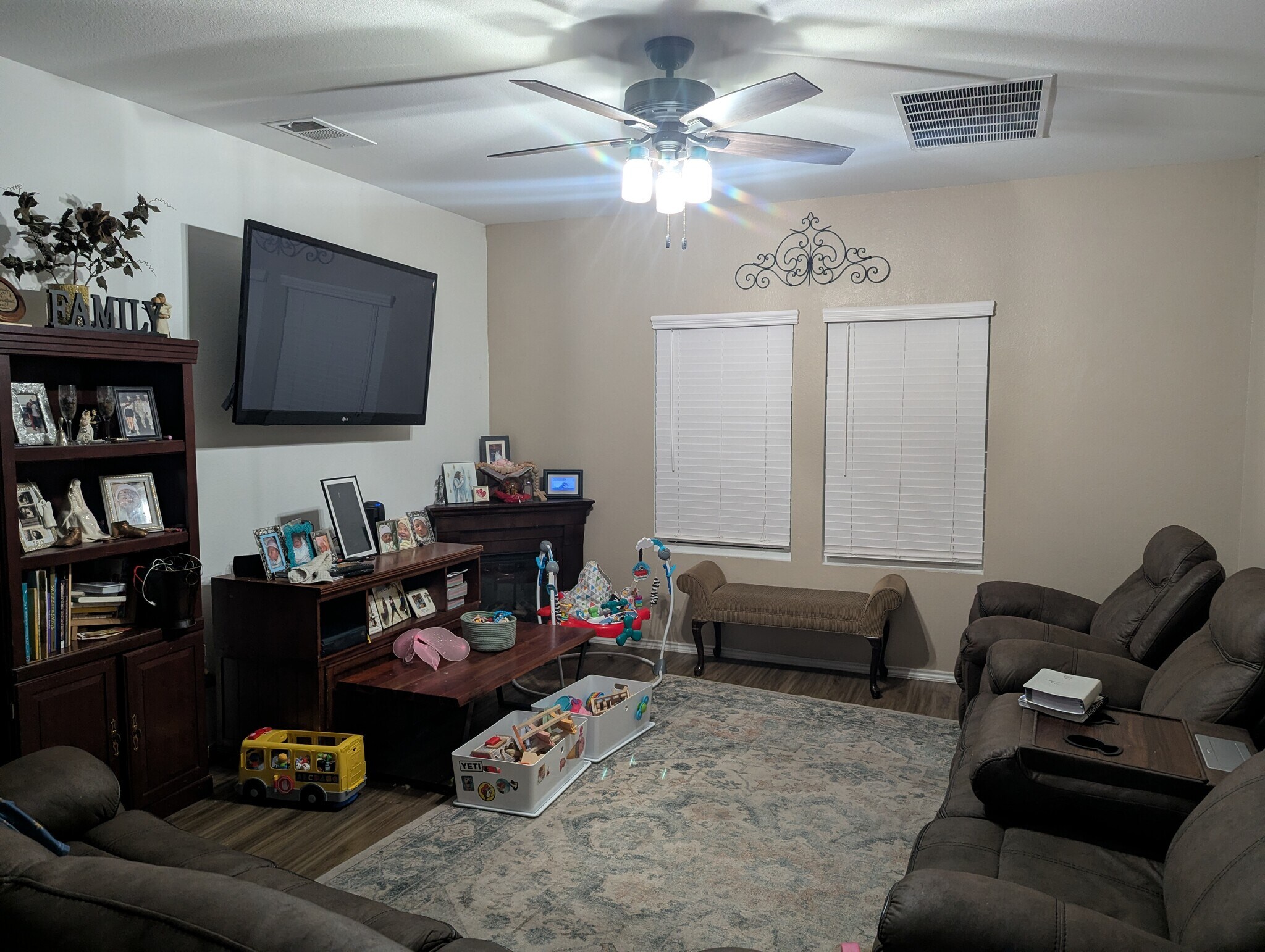 Building Photo - 112 Esparza Dr