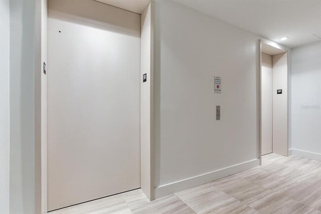 Building Photo - 2912 W Santiago St