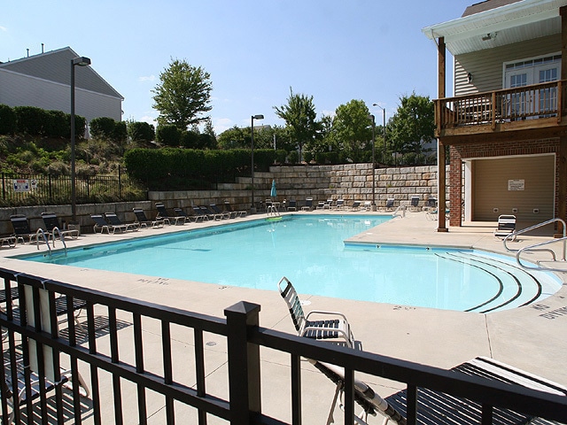 Building Photo - Cozy 2-Bedroom NW Raleigh Townhome just of...