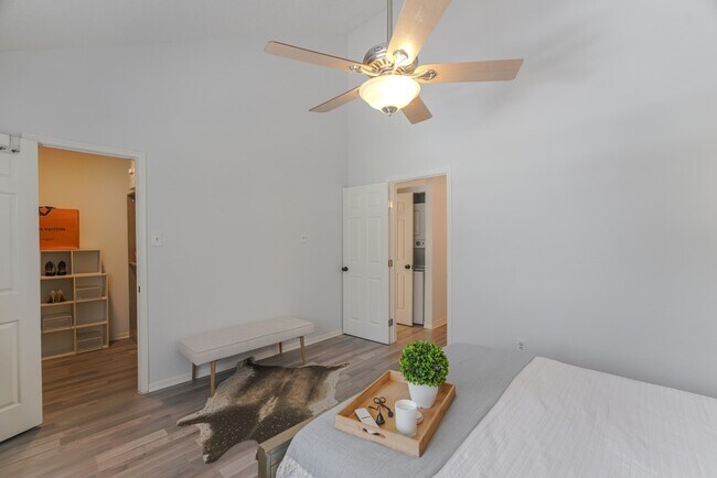 Building Photo - 16800 Sugar Pine Dr