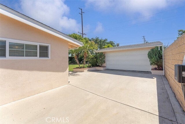 Building Photo - 14022 Elmbrook Dr