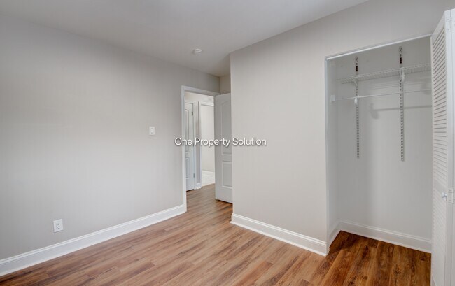 Building Photo - 576 S New Jersey St