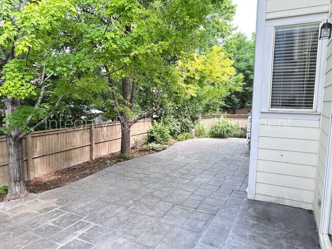 Building Photo - 10644 Wildhurst Cir