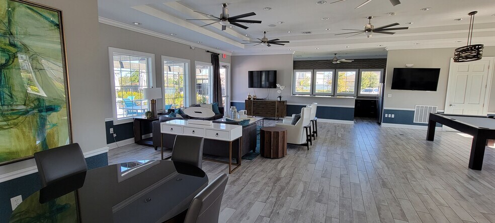 Building Photo - 4213 Romano Busciglio St