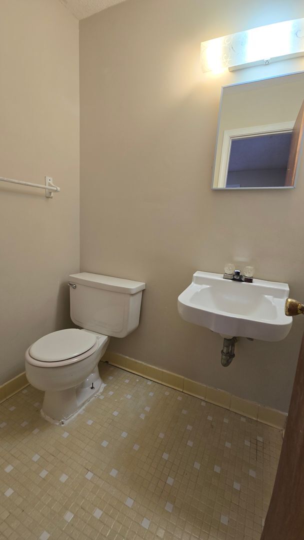 Building Photo - Southeast Columbia