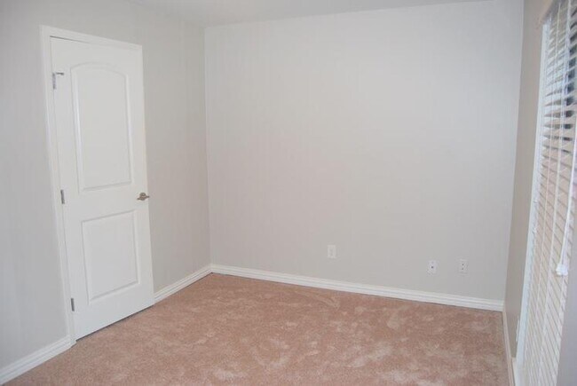 Building Photo - 406 West St