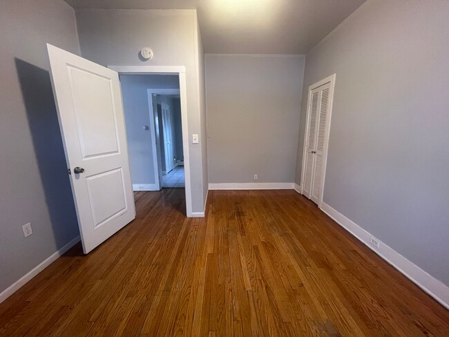 Building Photo - Heritage Hill 2 Bedroom - Heat included!