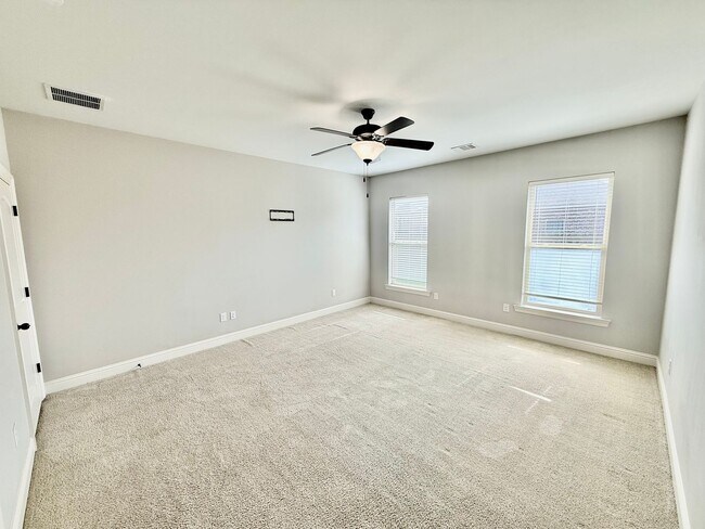 Building Photo - Spacious 3BR Corner-Lot Home in Reserve at Conway