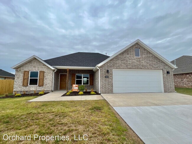 Primary Photo - 3 br, 2 bath House - 804 Hickory Meadows Ave.