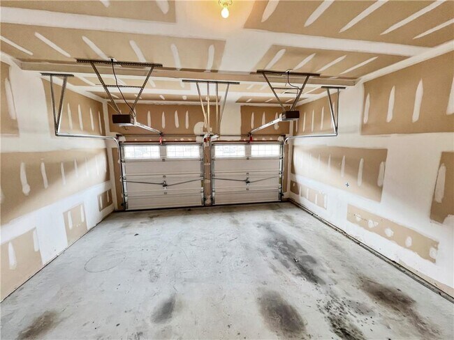 Building Photo - 225 Stone Park Dr