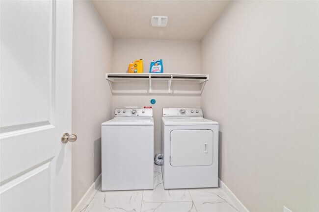 Building Photo - 5502 Creekside Ridge Trail