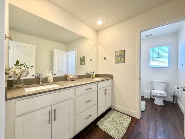 Building Photo - 7239 Woods Rose Dr