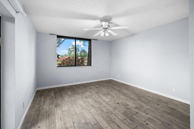 Building Photo - 8237 Severn Dr