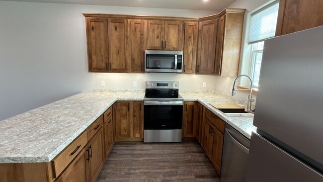 Building Photo - 527 A St