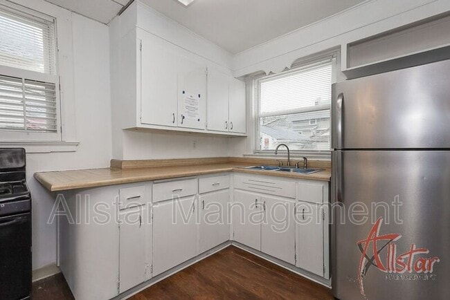Building Photo - 542 Lindell St