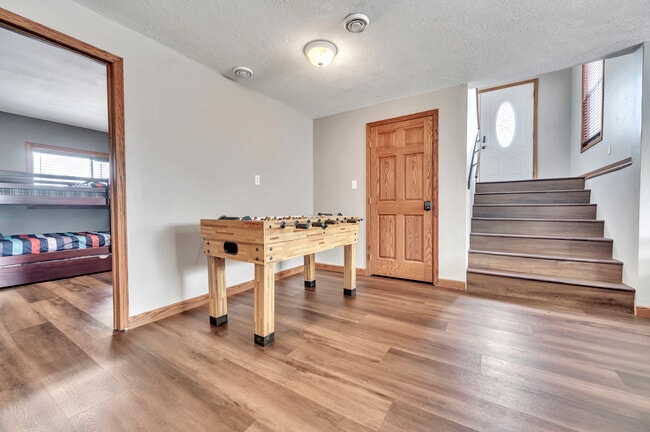 Building Photo - 2803 Sportsmans Dr