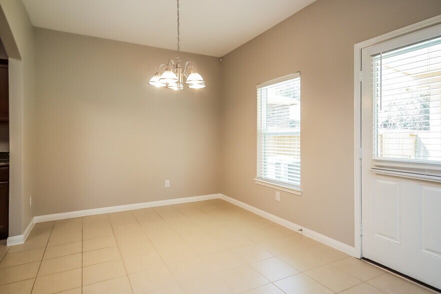 Building Photo - 21235 Slate Bend Dr
