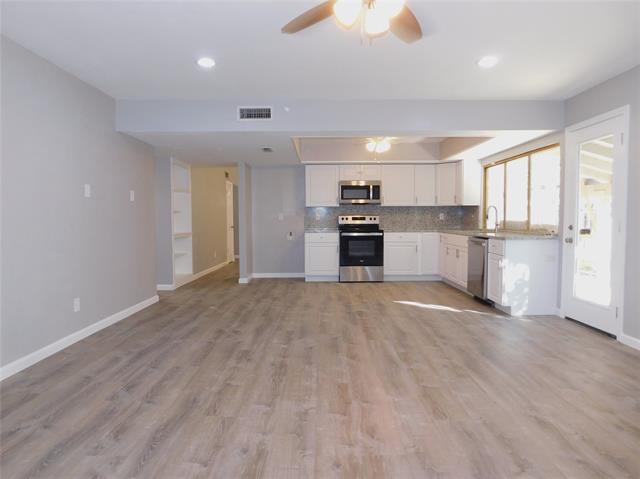 Building Photo - 1524 Carnation Dr