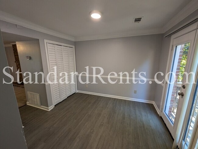 Building Photo - 2870 Spruce Cir