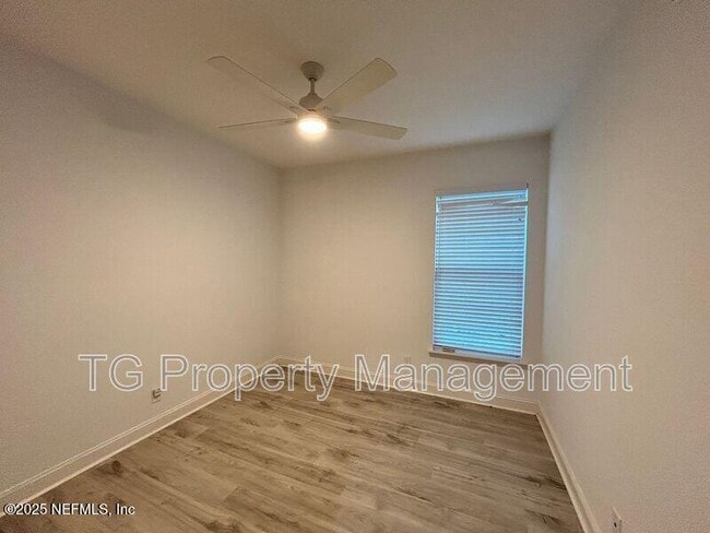 Building Photo - 33 Rose Dew Dr