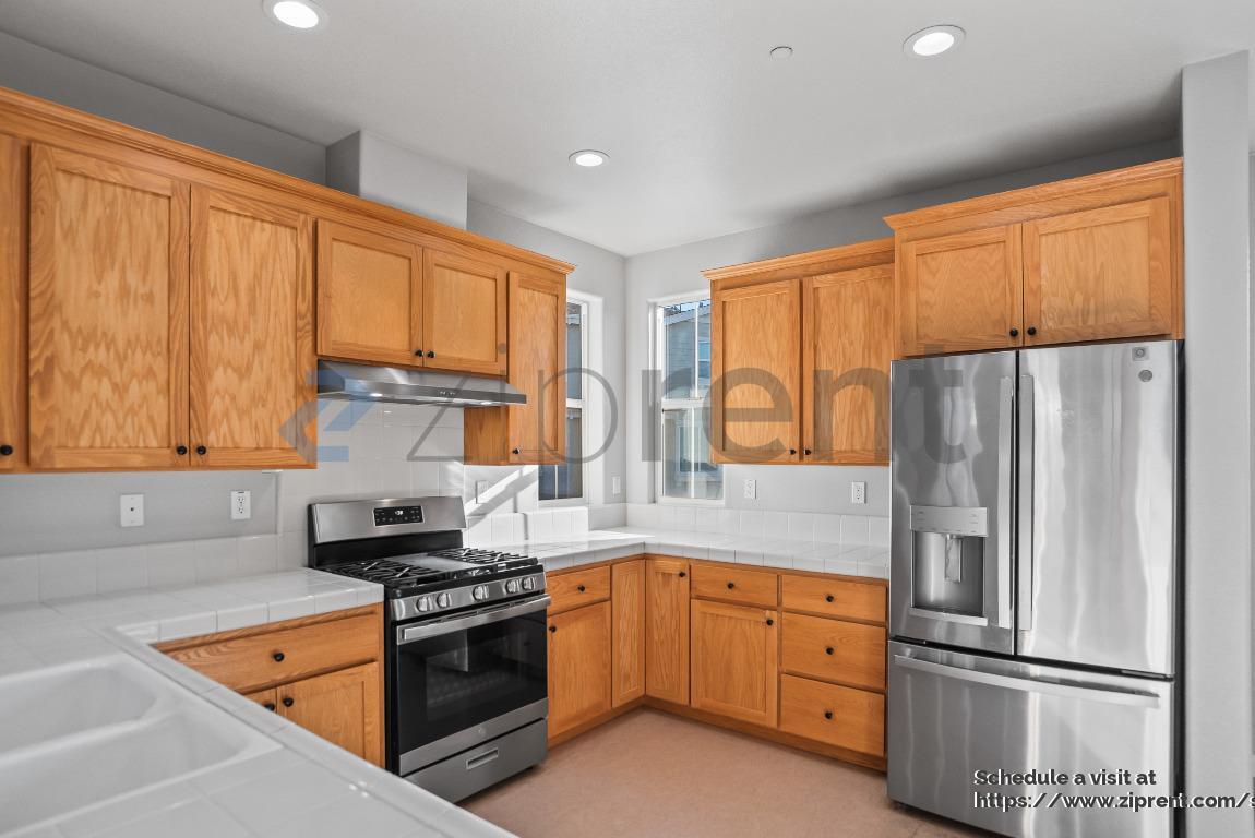 Building Photo - 18404 Emerald Ln