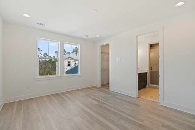 Building Photo - 94 Woodshire Dr