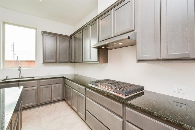 Building Photo - 6551 Scarlet Pond Ln