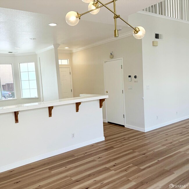 Building Photo - 923 Ferro Dr