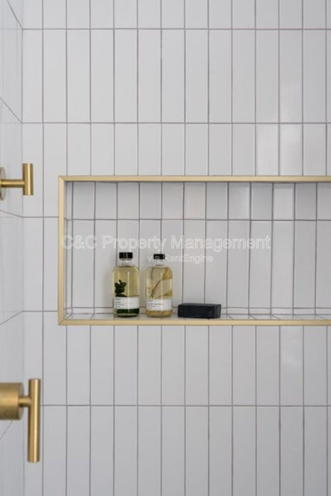 Building Photo - 5234 Chariton Ave