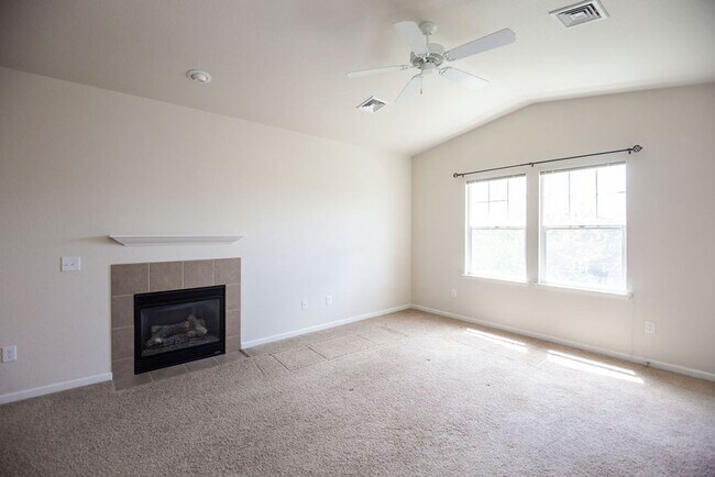 Building Photo - 2421 Owens Ave