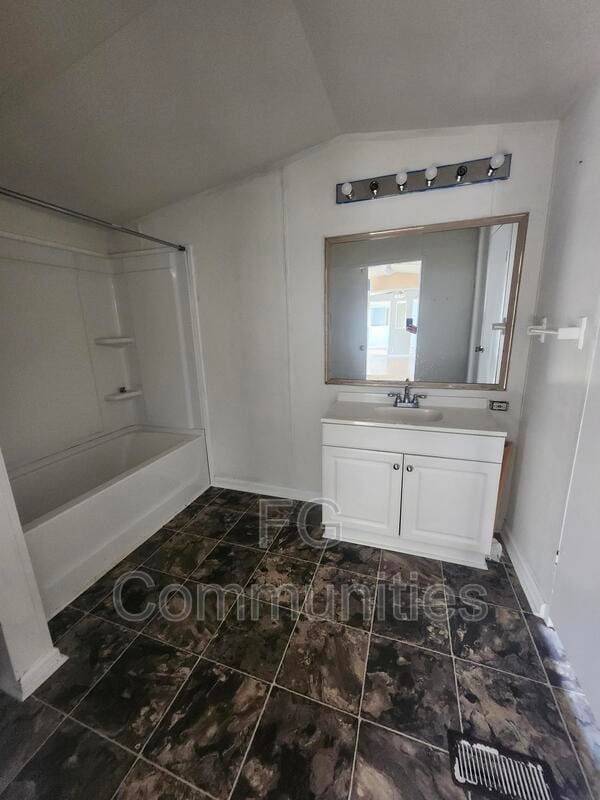 Building Photo - 1018 Crystal Blvd