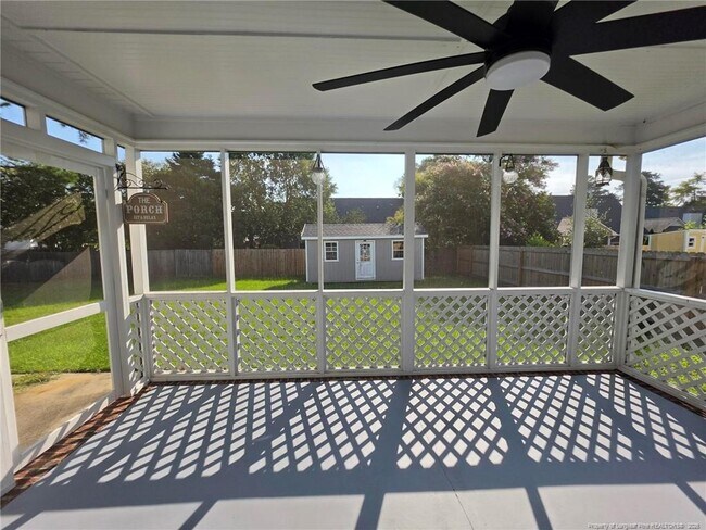 Building Photo - 2917 Franzia Dr