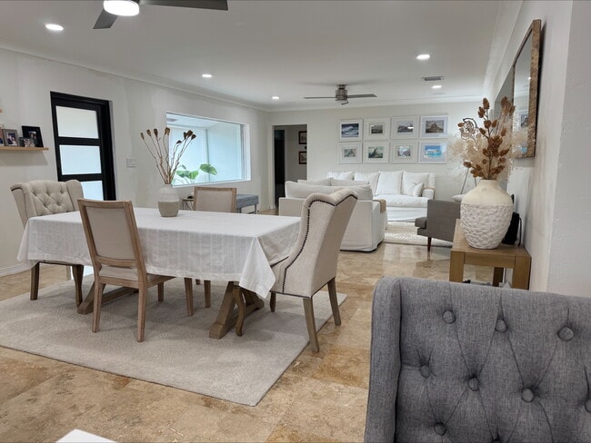 Building Photo - 1960 NE 30th St