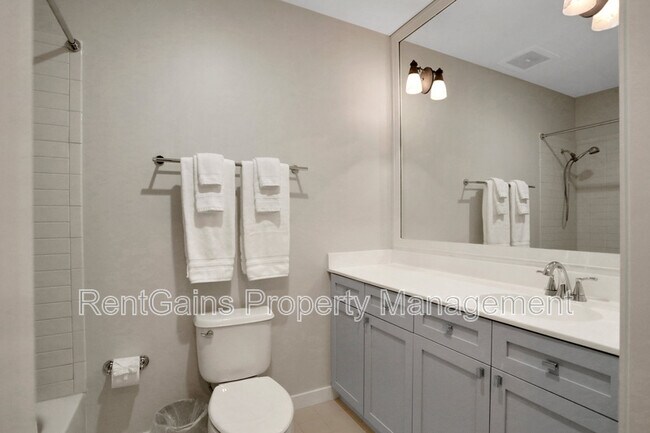 Building Photo - 965 Registry Blvd
